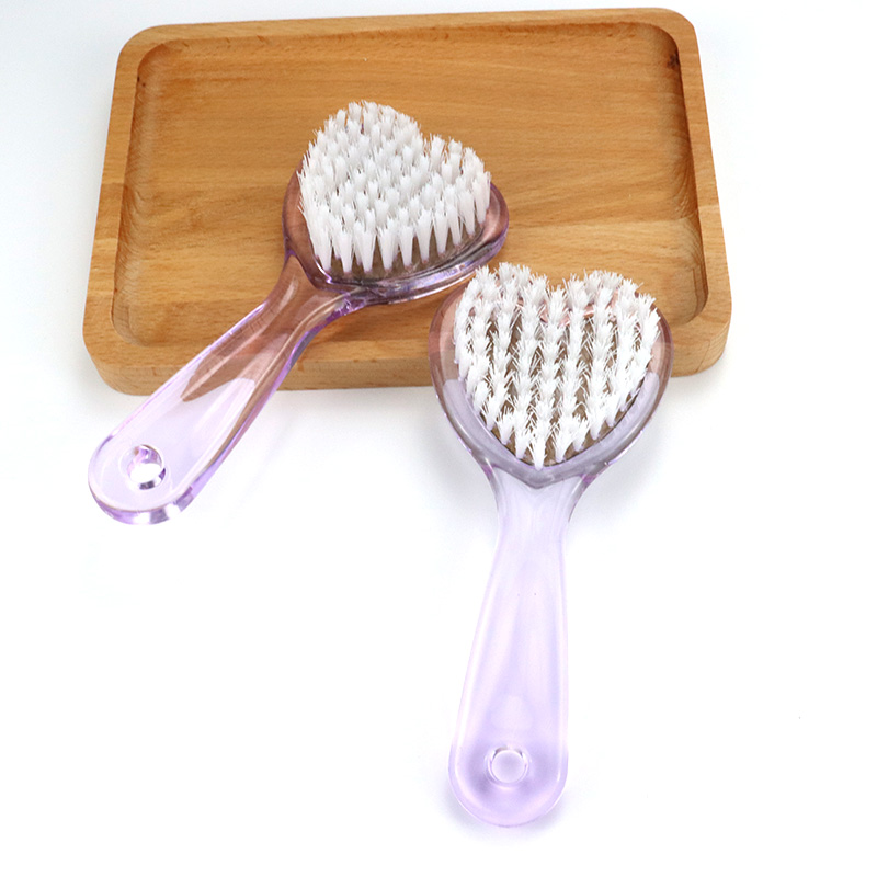 Why Should You Use a Plastic Nail Brush in Your Daily Routine